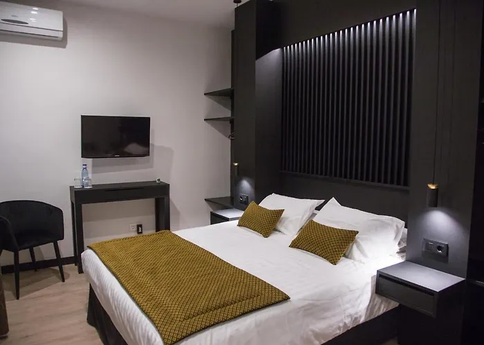 Πανσιόν Elite - Gay Men Only (adults Only) 4*
