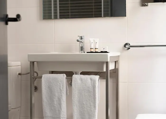 Elite - Gay Men Only (adults Only) 4* Σίτζες